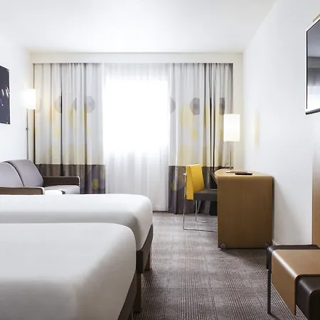 Novotel Saint-Quentin En Yvelines Magny-les-Hameaux Exterior photo
