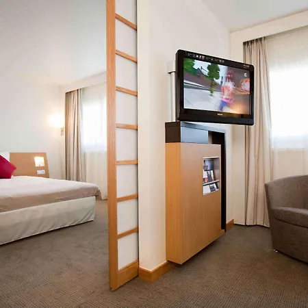 Novotel Saint-Quentin En Yvelines Magny-les-Hameaux Exterior photo
