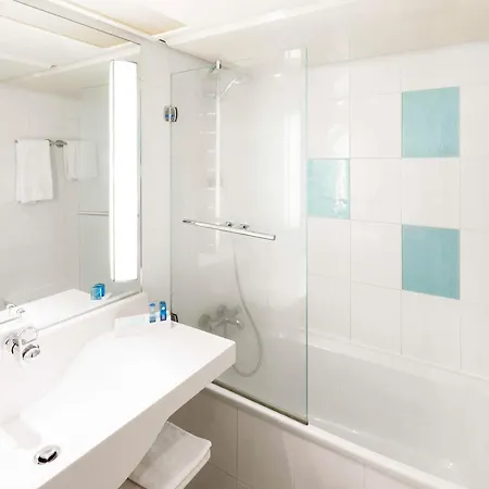 Novotel Saint-Quentin En Yvelines Magny-les-Hameaux Exterior photo