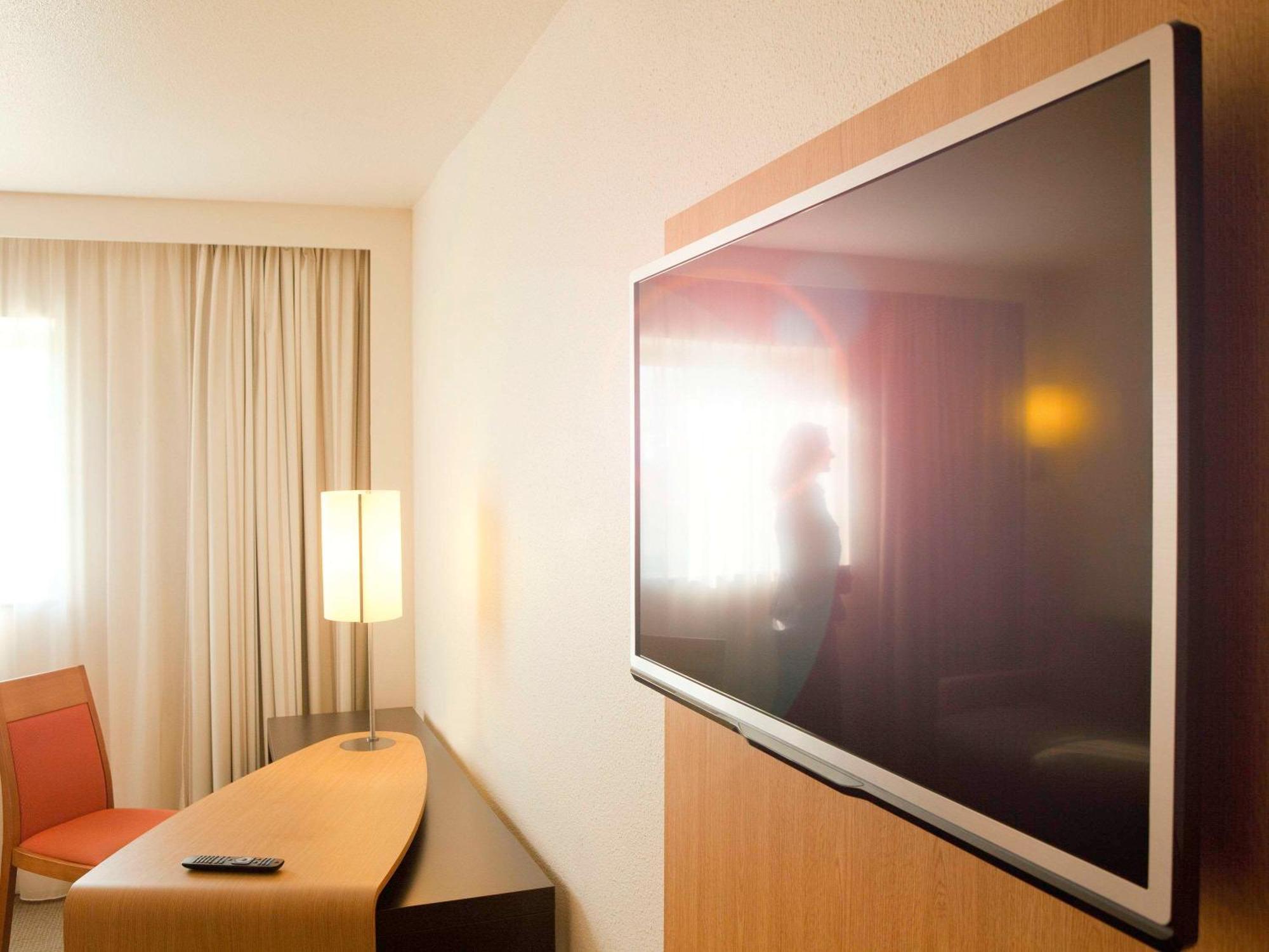 Hotel Novotel Saint-quentin En Yvelines 4*